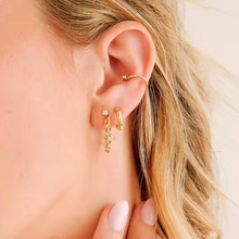 Load image into Gallery viewer, Athena Hoop Earring in Gold
