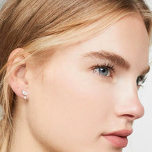 Load image into Gallery viewer, Beatrix Stud Earring in Gold
